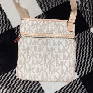 Michael Kors Vanilla Signature Crossbody Bag